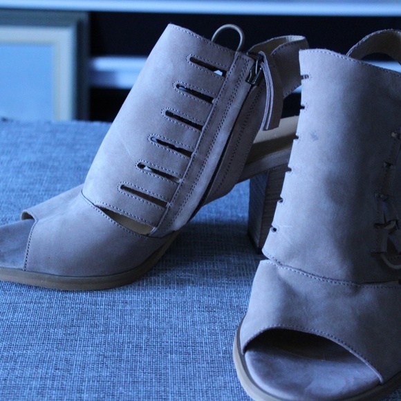 FABIANELLI NEW WITH OUT TAGS LEATHER STACKED-HEEL SADALS SIZE 40 MADE IN ITALY - Picture 2 of 5